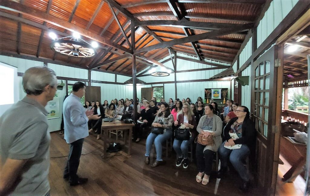 Comissão Estadual de Mulheres da FAEP incentiva grupos locais 6 Nova Aurora