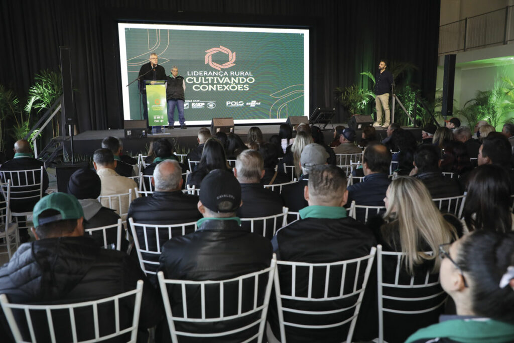 Série de encontros realizada em dez municípios do Paraná conclama produtores rurais a se desenvolverem e a assumir o protagonismo do setor