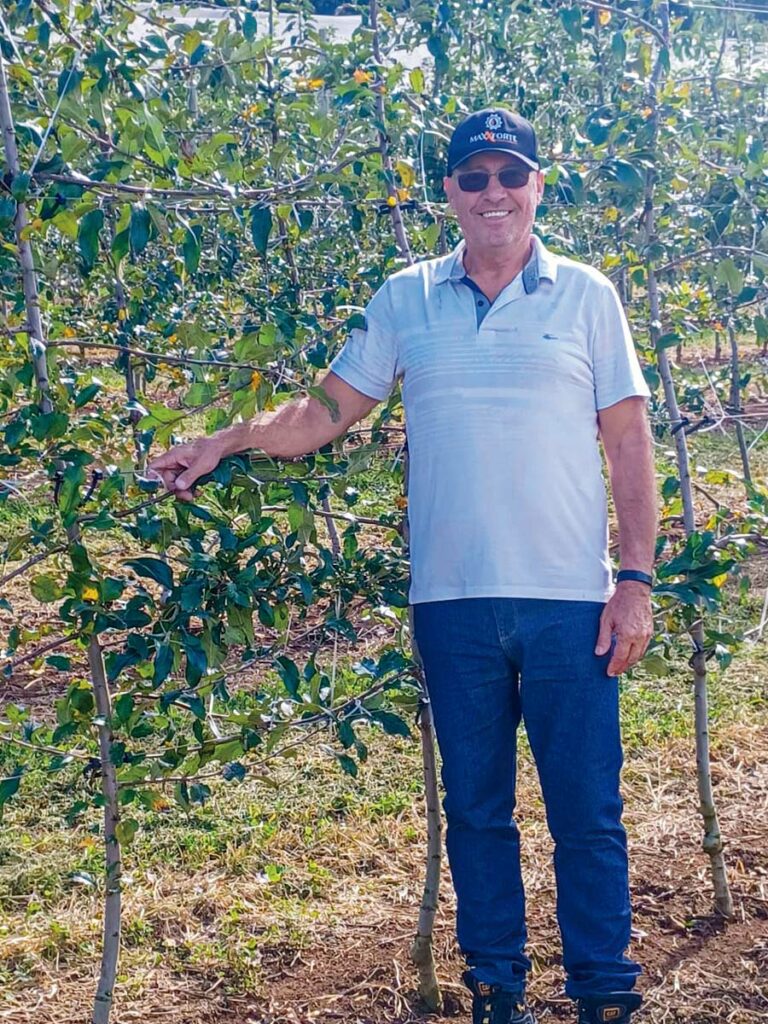O fruticultor Ivanir Leopoldo Dalanhol