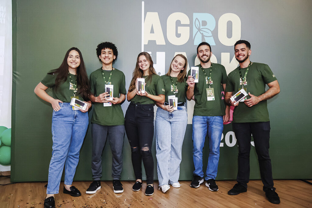 Participantes: Débora Petermann; Emanuele Kopke;
João Leinecker; Julia Deola; Peterson Fontinhas e
William Santiago.