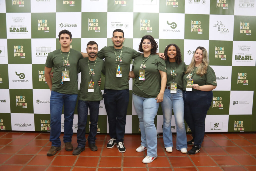 Abner Sgobi, Daniele Goncalves de Toledo Luchetta Raminelli, Haldane Junior, Marcelo Castro, Maria Eduarda Alves e Rayanne Cavalari Cabral de Vasconcellos.