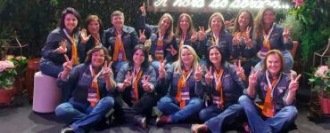 Coordenadoras da Comissão Estadual de Mulheres da FAEP posam para foto durante Congresso Nacional de Mulheres de 2022