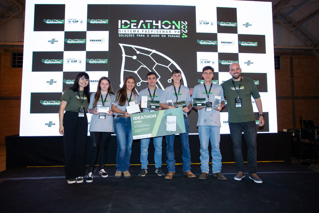 Equipe que ficou em segundo lugar no Ideathon do Sistema FAEP/SENAR-PR, na Lapa