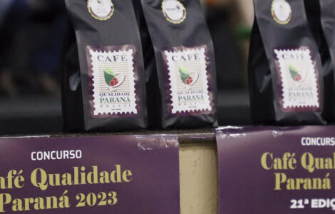 Pacotes de café do Concurso Café Qualidade, que terá festa de premiação em Curitiba, em 2024
