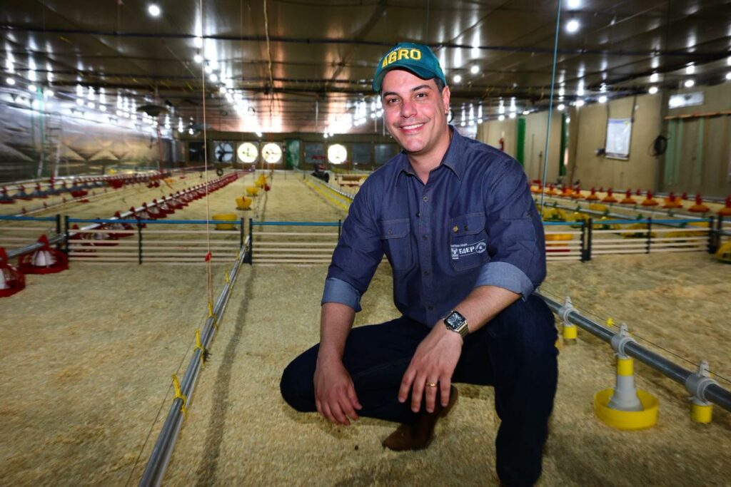 Presidente Ágide Eduardo Meneguette presente na reinauguração de aviário escola no CTA de Assis Chateaubriand