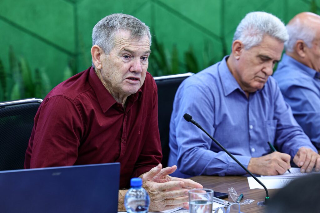 Para o consultor da ALSB, Airton Spies (à esquerda), tornar a região Sul exportadora é uma estratégia que beneficia todo o país